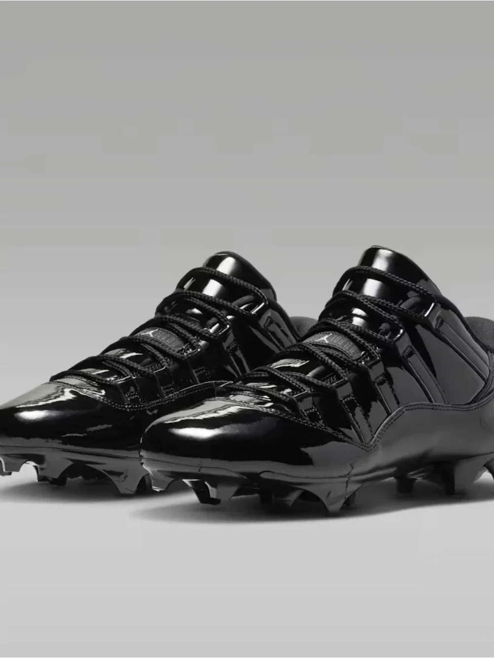 Men's Black Low-Top Football Cleats